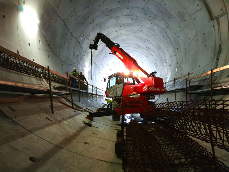 Świnoujście. Zobacz, jak powstaje konstrukcja pod jezdnię w tunelu [ZDJĘCIA] - GospodarkaMorska.pl