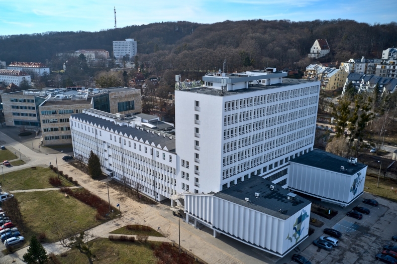 Politechnika Gdańska inwestuje w infrastrukturę. Jak zmienił się dawny Wydział Oceanotechniki i Okrętownictwa? - GospodarkaMorska.pl