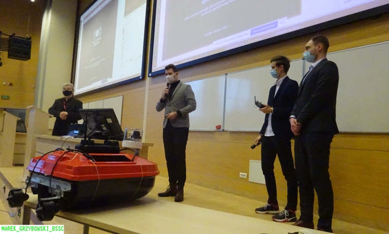 Studencki pojazd autonomiczny informatyków ETI. Projekt na czasie i na wodzie [GALERIA] - GospodarkaMorska.pl