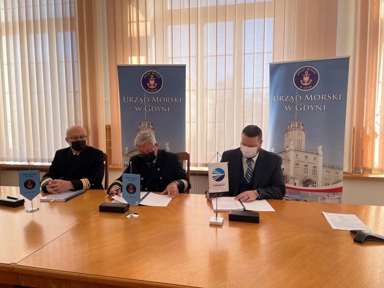 Umowa z fińską stocznią na dostawę pogłębiarki do obsługi drogi wodnej przez Mierzeję podpisana. Koszt: 116,5 mln zł  - GospodarkaMorska.pl