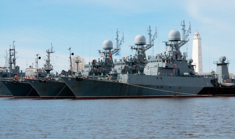Rosyjska marynarka wojenna grupuje się na Morzu Czarnym [WIDEO] - GospodarkaMorska.pl