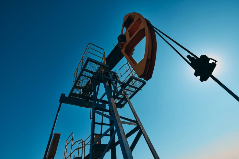 Eksporterzy ropy naftowej i firmy wydobywcze z USA nie chcą wywołać nadpodaży surowca - GospodarkaMorska.pl