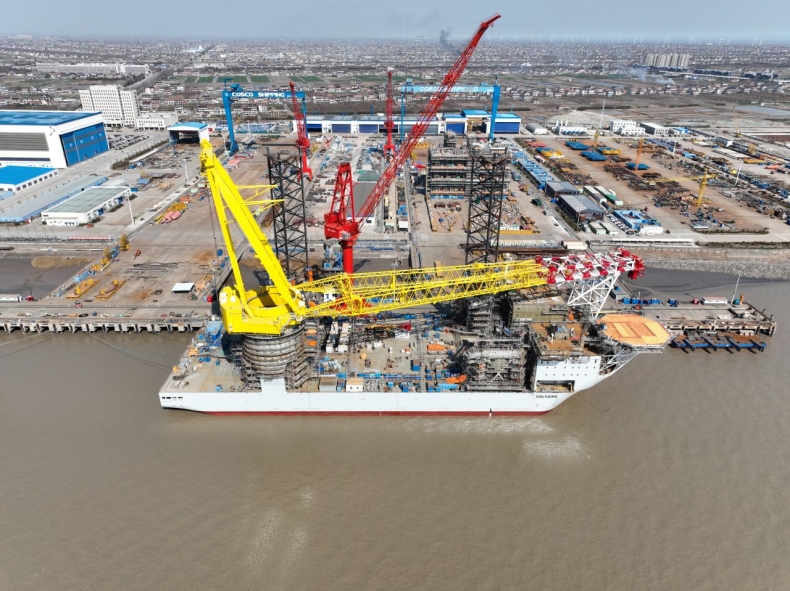Jack-up Voltaire zyskał olbrzymi żuraw - GospodarkaMorska.pl