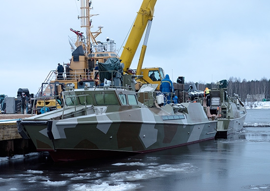 Ukraińcy zniszczyli rosyjską łódź desantową Raptor - GospodarkaMorska.pl