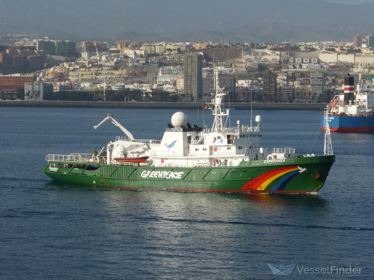 Największy statek Greenpeace odchodzi na emeryturę. Powstał w Polsce - GospodarkaMorska.pl