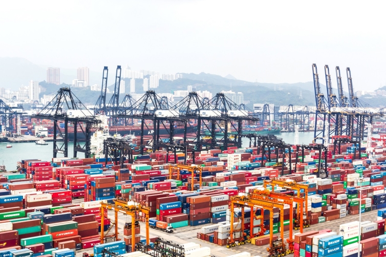 Nowe bolączki globalnego łańcucha dostaw. Konflikt rosyjsko-ukraiński i koronawirus w chińskich portach - GospodarkaMorska.pl