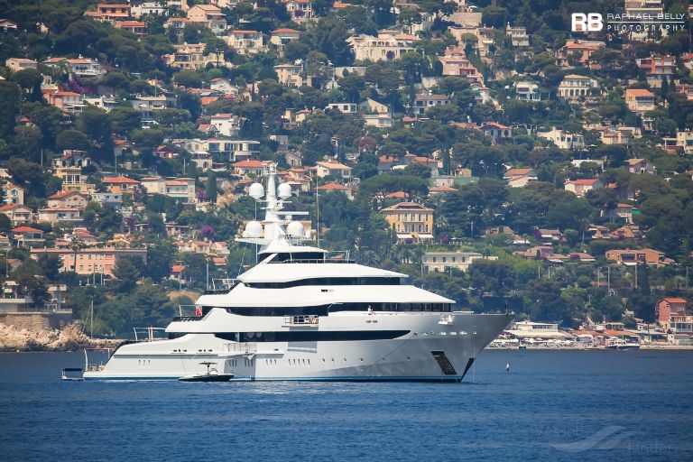 Zatrzymanie jachtu rosyjskiego oligarchy – i co dalej? - GospodarkaMorska.pl