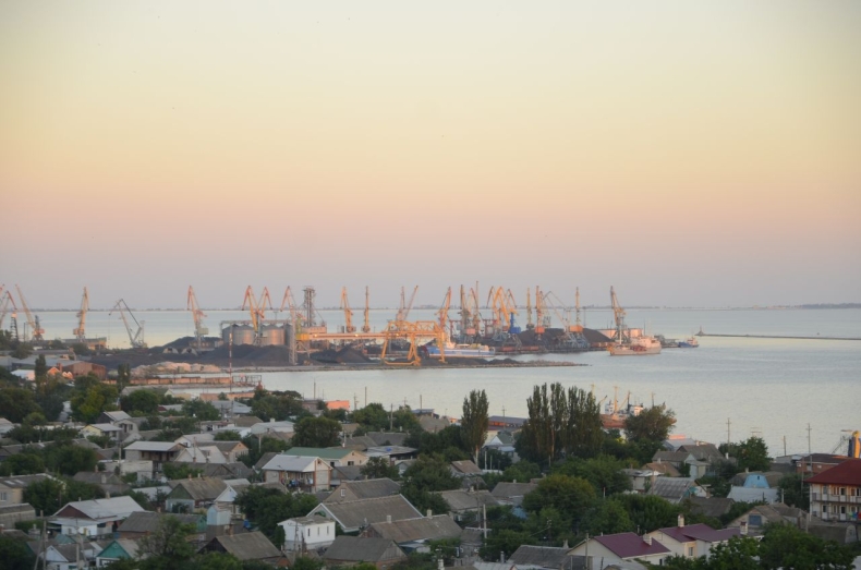 Turcja chce ewakować morzem ciała poległych w Mariupolu - GospodarkaMorska.pl