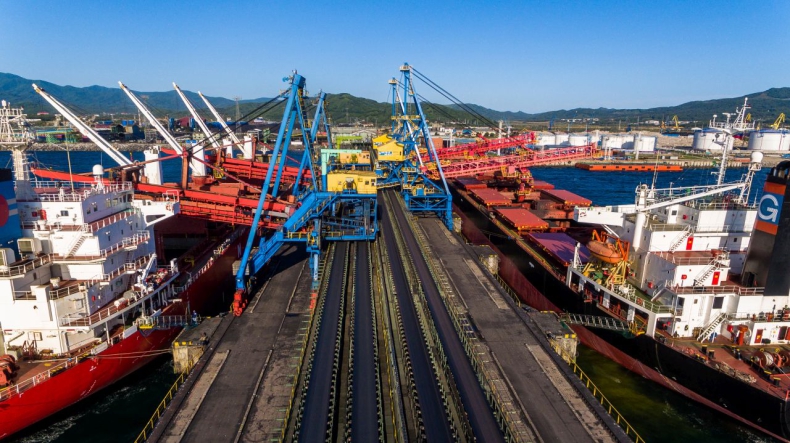 UE: nowe sankcje, m.in. zakaz wstępu do unijnych portów dla rosyjskich statków - GospodarkaMorska.pl