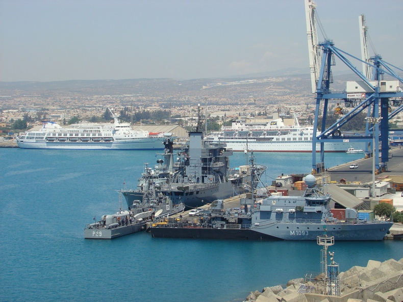 Zełenski podziękował za zamknięcie portów Cypru dla rosyjskich okrętów wojennych - GospodarkaMorska.pl