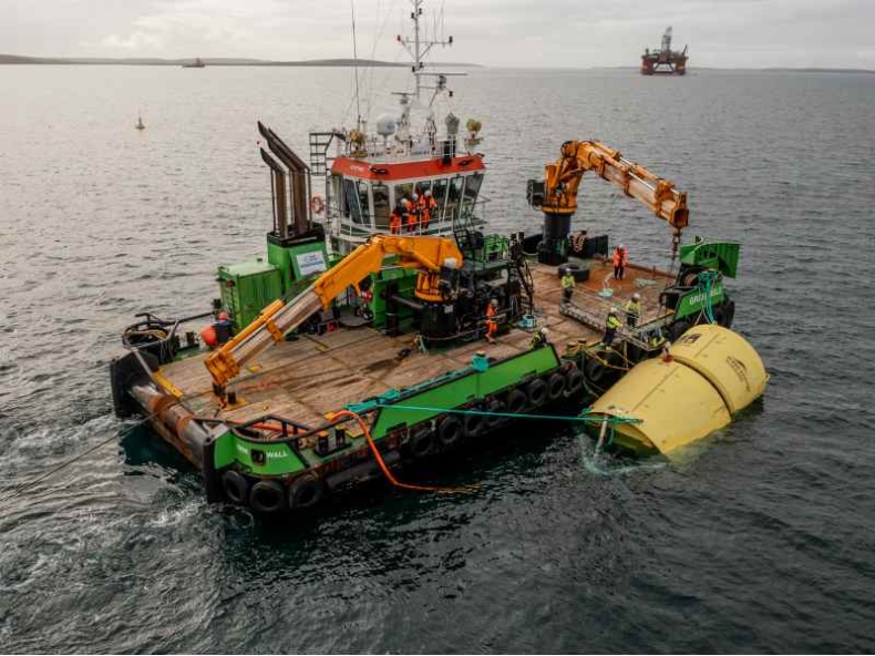 Nowa era dostaw energii – udane próby konwertera Waveswing [WIDEO] - GospodarkaMorska.pl