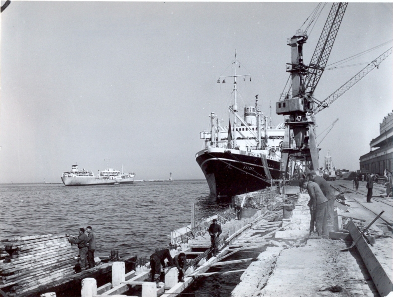 Ponad 70 lat współpracy Projmorsu przy rozwoju Portu Gdynia - GospodarkaMorska.pl