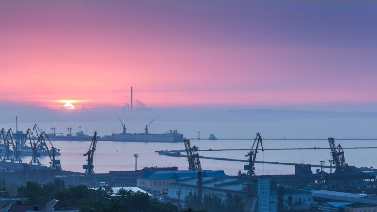 Amerykańscy eksperci: rosyjskie wojska w Mariupolu wdarły się do portu rybackiego i przecięły linię obrony miasta - GospodarkaMorska.pl