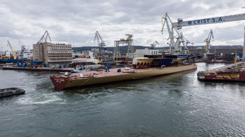 Kolejne megabloki statku pasażerskiego dla francuskiej stoczni CDA w St. Nazaire zwodowane w stoczni Crist w Gdyni [WIDEO] - GospodarkaMorska.pl
