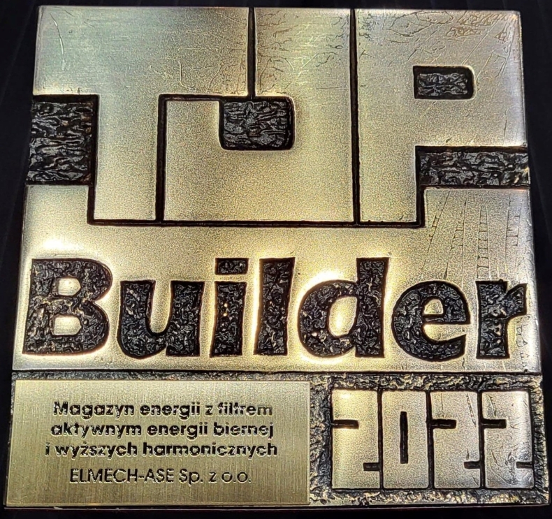 Statuetka Top Builder 2022 dla magazynu energii Elmech-ASE - GospodarkaMorska.pl