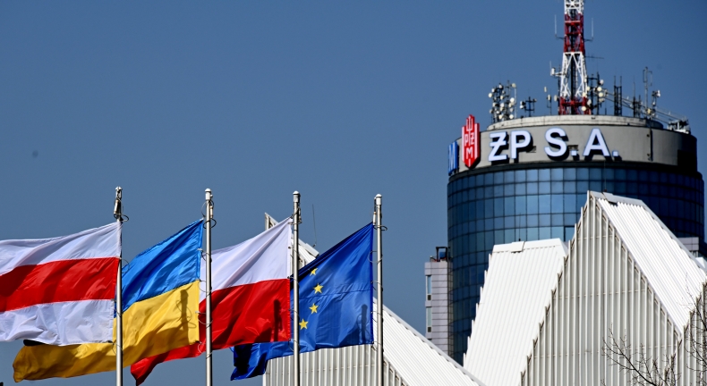 Rodziny ukraińskich marynarzy z pomocą od PŻM - GospodarkaMorska.pl