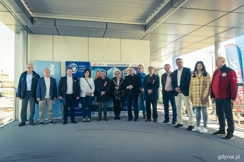 Żeglarze otwierają sezon  - GospodarkaMorska.pl