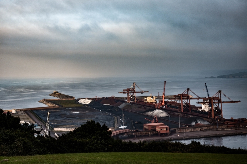 Hiszpańskie media: sankcje wobec Rosji nie są przestrzegane w portach - GospodarkaMorska.pl