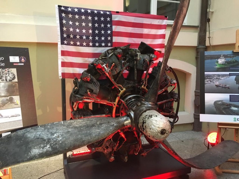 Poznań. Zabytki toru wodnego Szczecin-Świnoujście na wystawie w Muzeum Broni Pancernej - GospodarkaMorska.pl