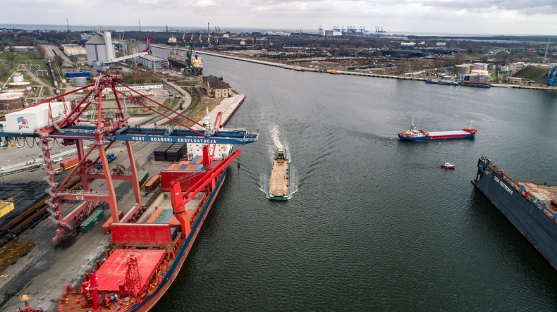 Senackie komisje za regulacją ograniczającą zanieczyszczanie Bałtyku przez statki w portach - GospodarkaMorska.pl