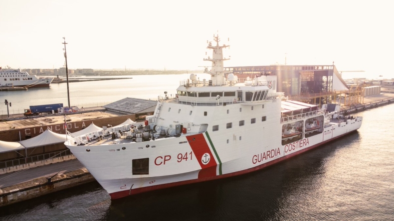 Trzy ofiary śmiertelne i dwie zaginione w wyniku zatonięcia holownika u wybrzeży Włoch - GospodarkaMorska.pl