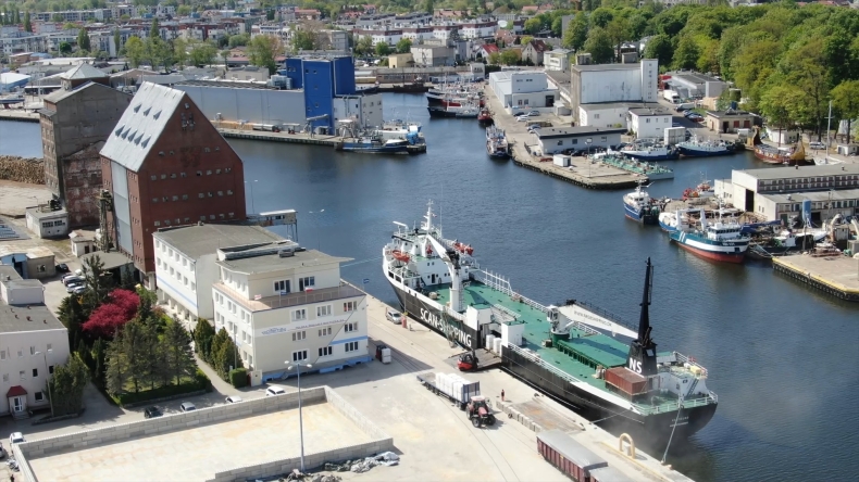 Kukurydza, dolomit, wapno i pellet. To był pracowity tydzień w Porcie Kołobrzeg - GospodarkaMorska.pl