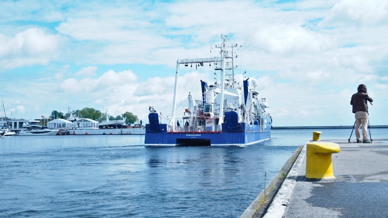 Oceanograf UG wyruszył w rejs do Hiszpanii [ZDJĘCIA] - GospodarkaMorska.pl