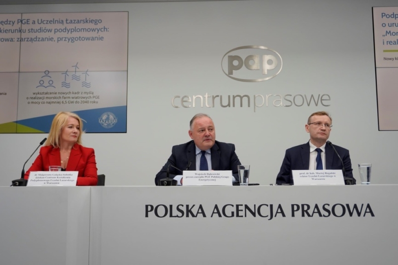 PGE wspólnie z Uczelnią Łazarskiego uruchamia kierunek zarządzania procesami inwestycyjnymi w morskiej energetyce wiatrowej - GospodarkaMorska.pl