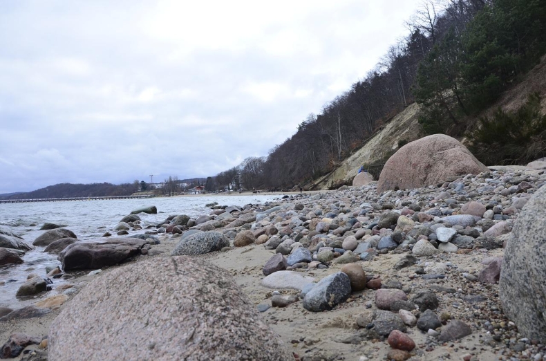 Gdynia. Rozpoczęło się poszerzanie orłowskiej plaży - GospodarkaMorska.pl