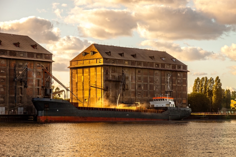Eksport ukraińskiego zboża drogą morską z Odessy. Na czym polega porozumienie Turcji i Rosji? - GospodarkaMorska.pl