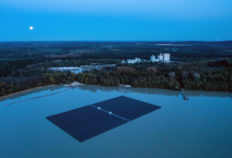 Niemiecki inwestor Quarzwerke uruchomił największą w Niemczech pływającą elektrownię fotowoltaiczną - GospodarkaMorska.pl