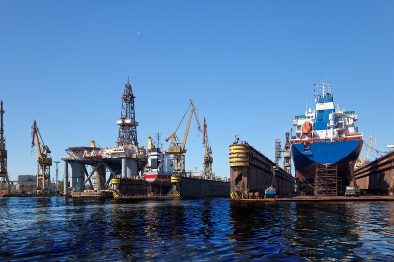 Senat za poprawkami do ustawy o portowych urządzeniach do odbioru odpadów ze statków - GospodarkaMorska.pl