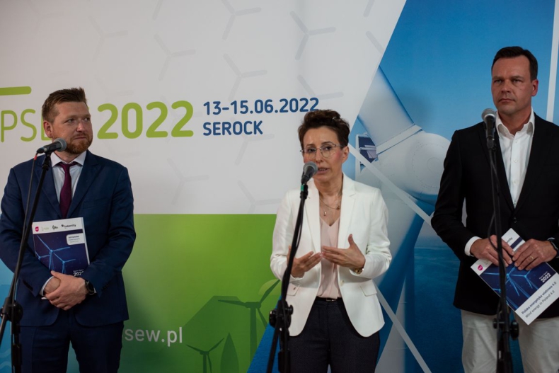 Energetyka wiatrowa ratunkiem dla klimatu i rentownym biznesem dla firm – nowy raport PSEW - GospodarkaMorska.pl
