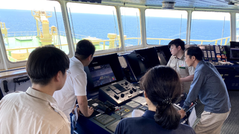 Przeprowadzono pierwszy w historii transoceaniczny rejs autonomicznego statku - GospodarkaMorska.pl