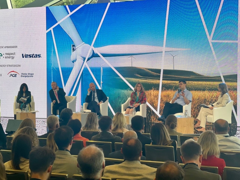Konferencja PSEW 2022: korzystny wiatr dla polskiej energetyki wieje i od lądu, i od morza - GospodarkaMorska.pl