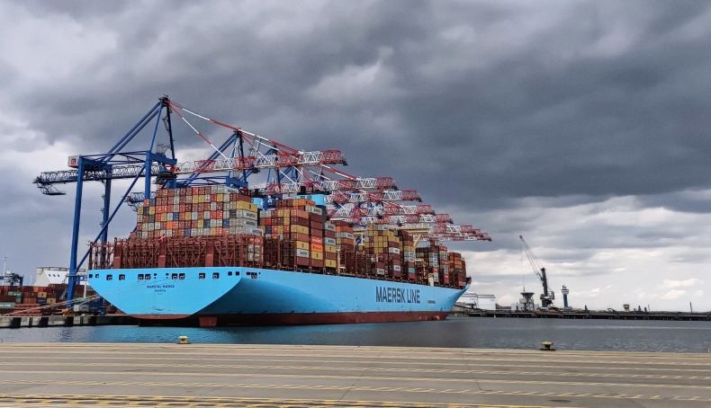 Nowy rekord w DCT Gdańsk. Przeładowali 21 371 TEU na jednym statku! - GospodarkaMorska.pl