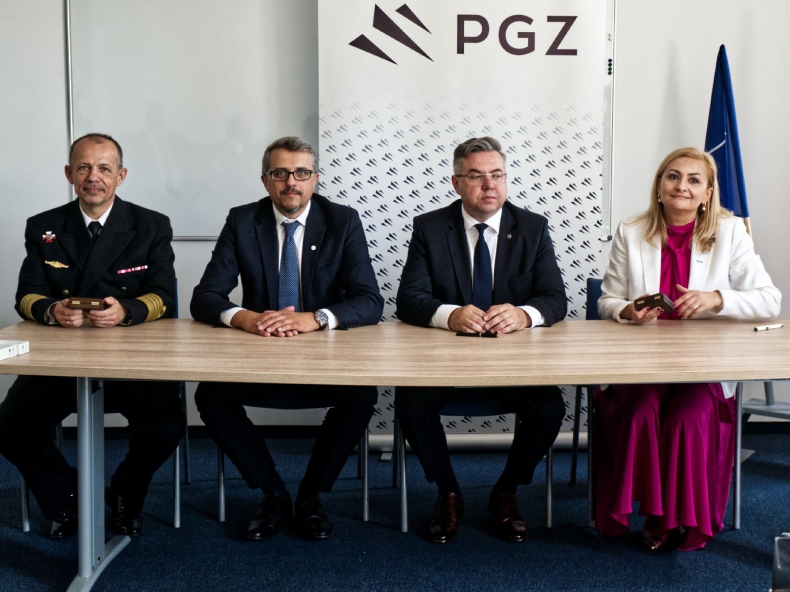 PGZ Stocznia Wojenna przeprowadzi naprawy główne i dokowe trzech trałowców MW RP - GospodarkaMorska.pl