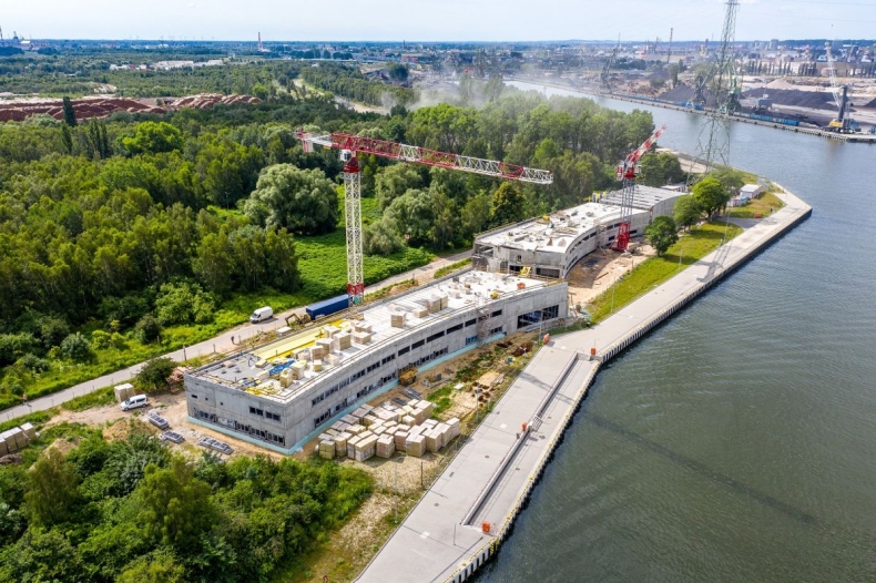 Postępuje budowa Centrum Offshore w Gdańsku [ZDJĘCIA] - GospodarkaMorska.pl