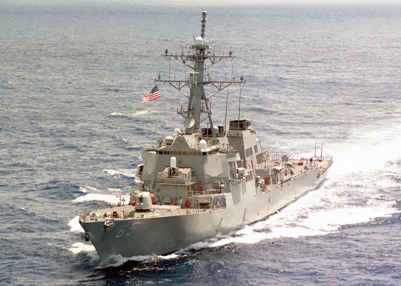 Niszczyciel marynarki wojennej USA przepłynął przez Cieśninę Tajwańską; armia Chin protestuje - GospodarkaMorska.pl