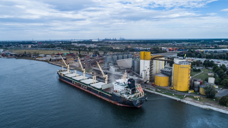 Premier: jesteśmy gotowi do pomocy w wywozie zboża z Ukrainy - GospodarkaMorska.pl