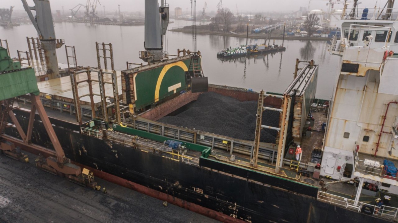PGE czeka na 11 statków z węglem - GospodarkaMorska.pl