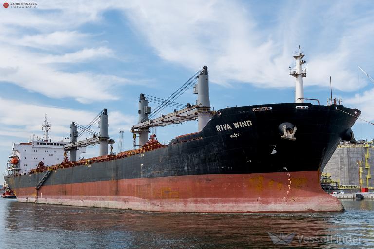 Statki M/V Riva Wind i M/V Arizona wypłynęły z Ukrainy, transportując 105 tys. ton zboża - GospodarkaMorska.pl