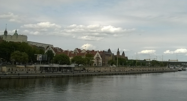 Zachodniopomorskie. W Odrze nie zaobserwowano śniętych ryb ani obecności mezytylenu - GospodarkaMorska.pl