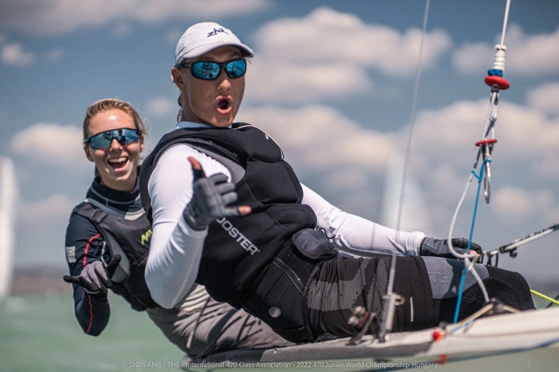 Dwa srebrne medale Polaków w mistrzostwach świata juniorów w żeglarskiej klasie 470 [ZDJĘCIA] - GospodarkaMorska.pl