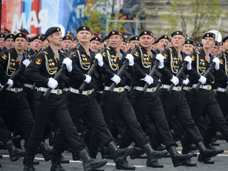 Rosyjska armia rosyjska uzupełnia piechotę marynarzami i żołnierzami wojsk rakietowych - GospodarkaMorska.pl