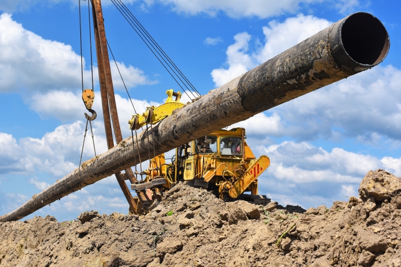 Hiszpańskie media: wizyta Macrona w Algierii nie służy budowie gazociągu MidCat - GospodarkaMorska.pl