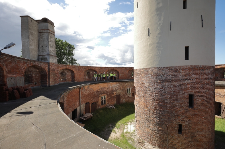 Twierdza Wisłoujście. Dawne zadaszenie powróci na Fort Carré  - GospodarkaMorska.pl