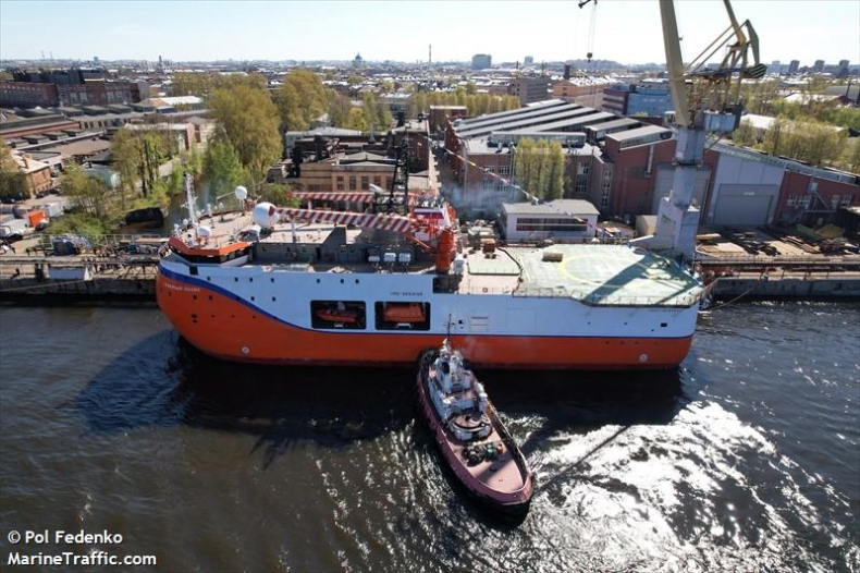 Rosjanie wysyłają unikalny statek do badań Arktyki w pierwszy rejs - GospodarkaMorska.pl