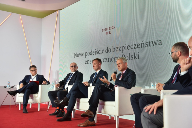 Karpacz’22: PFR inwestuje w krajowe firmy dla zapewnienia bezpieczeństwa energetycznego Polski - GospodarkaMorska.pl