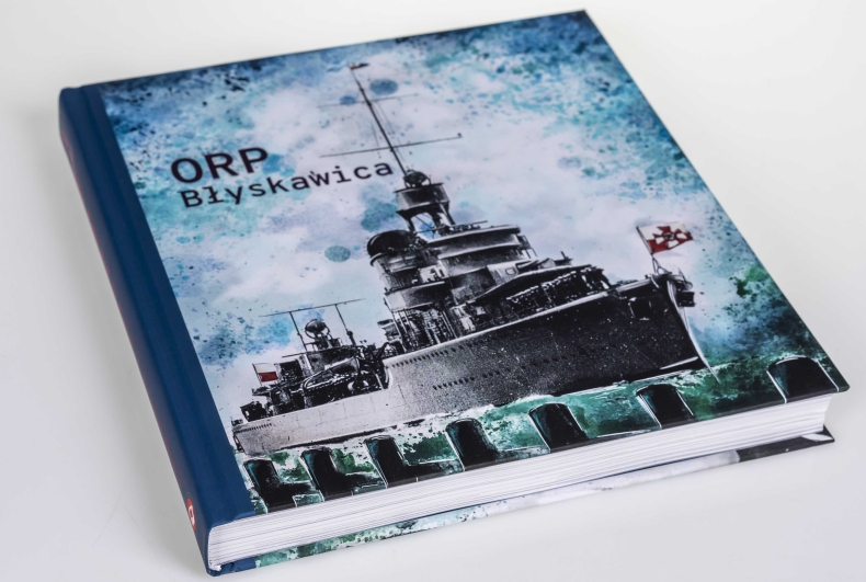 Zobacz unikatowy album i ilustracje legendarnej Błyskawicy - GospodarkaMorska.pl